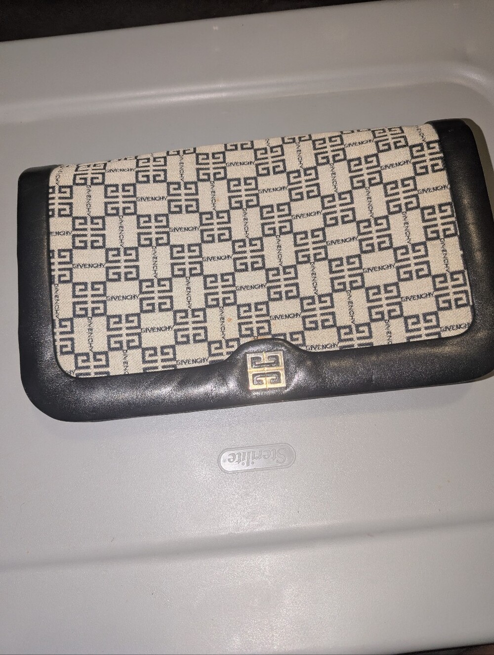 Vintage Sac Givenchy bag. 4G monogram canvas and leather clutch Or Crossbody
